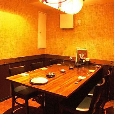 うまい肴と鶏焼酒家 六方 はちべいの雰囲気1