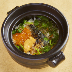 生雲丹と鯖、いくらの土鍋ご飯(吸い地付き)