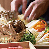 黒毛和牛・国産銘柄豚・国産野菜・野菜とお肉のおかずなど、色々選べるバラエティー豊かなお料理をご用意しております。