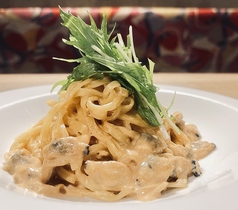 アサリと水菜のガーリックトマトクリームパスタ