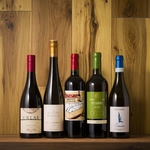 品種の異なるワインを料理に合わせて提供しております。