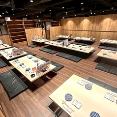 水産酒場サーモン部 新横浜駅前店の雰囲気2