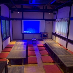 【2階】最大30名様までご利用いただけるお座敷席もございます！プロジェクターも完備しておりますので、ご希望の際はお気軽にご相談ください◎