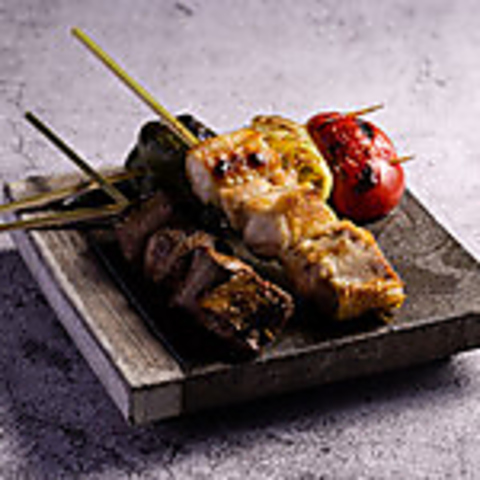 本格焼き鳥、ビストロおでん、気分に合わせて選べるワイン！