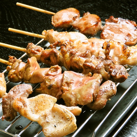 新鮮な豚・鶏を使用した串や料理の数々。会社帰りや宴会に是非！！