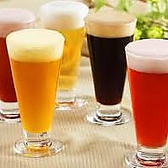 【ビールベースカクテル】＜シャンディガフ：サッポロ生ビール黒ラベル+ジンジャーエール＞＜カシスビア：サッポロ生ビール黒ラベル+カシスリキュール＞ビール専門店ならではのカクテルをお楽しみください。