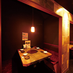 テーブルの半個室を完備！【焼肉/個室/飲み放題/馬刺し/肉/誕生日/女子会/デート/馬刺し/孫三郎/炭火焼肉 孫三郎/馬刺】