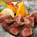 料理メニュー写真 香川県 讃岐オリーブ牛ヒウチ肉のグリル イタリアの岩塩とライムを添えて