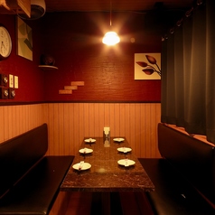 宴会貸切35名様からオケ★四ツ谷×おしゃれ肉バル★こだわりの内装は宴会、送別会、忘年会におすすめな雰囲気♪女子受け抜群!当店毎日17:00~肉肉宴会予約もOK◎お気軽にお問合せ下さい!貸切50様までOK!全席個室で本格シュラスコと肉バル料理!食べ飲み放題3500円