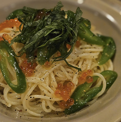 イクラとスダチの冷たいパスタ