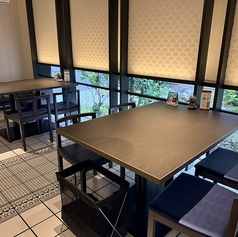 ホールテーブル席4名様掛け