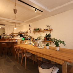 Cafe＆BAR LOZERの雰囲気1