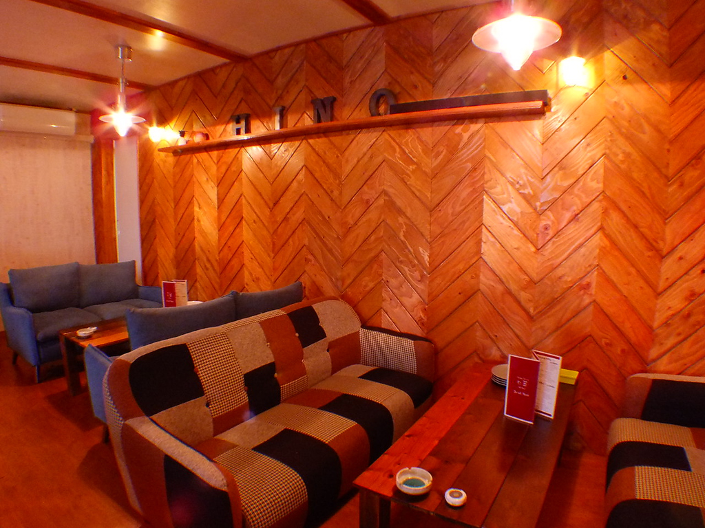 落ち着ける店内★ゆったりできるよう席との間隔も広く使いやすい！！貸切もお気軽にお問合わせ下さい