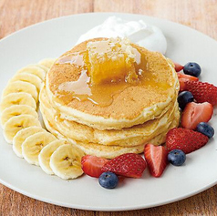 コームハニー＆フレッシュフルーツパンケーキ