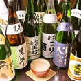 さまざまな種類のお飲み物をご用意しています。 約20種類の日本酒、10種類の焼酎、ワイン、サワー、ソフトドリンクなどなど、吟味して選んだ約40種類がそろっています。 お好みのお飲み物と一緒においしいお料理を楽しんでいただければ嬉しいです。