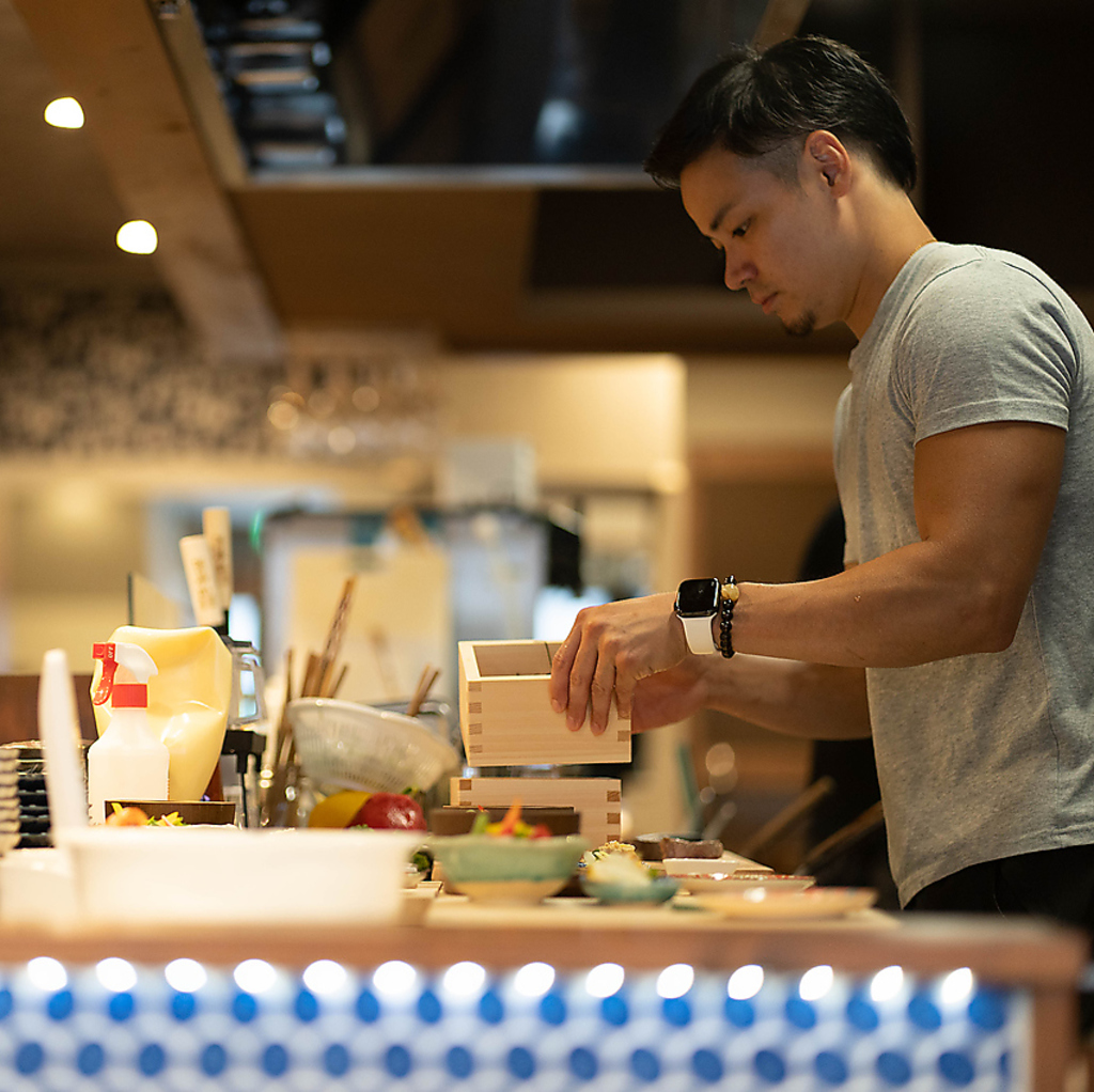 ライブ感溢れるカウンター席