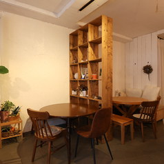 Cafe＆BAR LOZERの雰囲気2