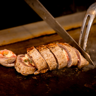 お肉は全て国産牛！豊かな風味を堪能する料理の数々。