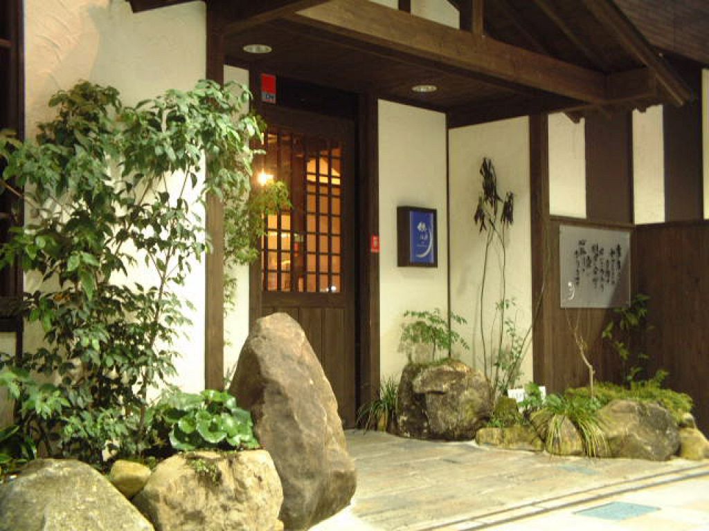 アクセスに便利☆橘通東2丁目バス停　目の前！