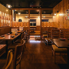 各種宴会などに最適！店内最大48名様まで貸切も可能となっております！大人数様でのご宴会も当店にお任せください！最大48名様までご案内可能な広々とした店内は、端から端まで見渡すことができる掘りごたつ個室を完備しております。乾杯の音頭や宴会途中の移動もスムーズ！各種宴会にぜひご利用ください。