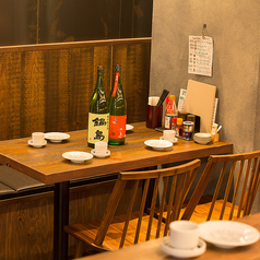 テーブル2名様×12名様用のテーブル席をご用意しております。博多をはじめ大人気のもつ鍋や鉄鍋料理を味わうデートにぴったりです♪