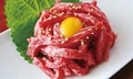 料理メニュー写真&nbsp;赤黒桜ユッケ