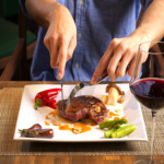 外は香ばしく、中はしっとりと赤身の旨みが残る焼き上がりは、まさに職人技です。