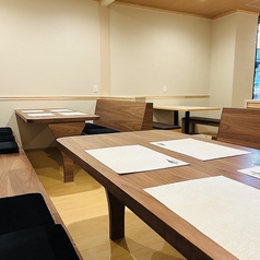 8名様まで座れるテーブル席