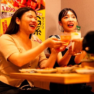 博多酒場 安べゑ 新宿東口靖国通り店の雰囲気1