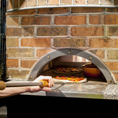 石窯で焼き上げたアツアツのピッツァはすべてのお客様に大人気の逸品です！生地や食材だけでなく、焼き方にもこだわるのが「ベティ64」♪