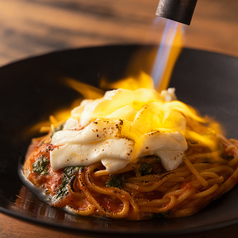 炙りモッツァレラチーズとバジル NAPPAのフレッシュトマトパスタ