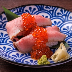 和牛たたきこぼれいくら寿司(2貫)