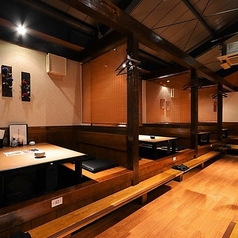 靴を脱いでゆったりとお寛ぎいただけます。