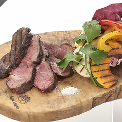 国産牛肉の網焼きステーキ