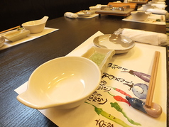 【掘りごたつ】人情味溢れる店内です！ワイワイガヤガヤして楽しんで下さい♪総席数42席を完備！ご宴会最大35名様までOK！お客様の人数・シーンに合わせ、ご案内いたします！お席詳細・人数・ご予算など、お気軽にお問い合わせください！※写真は一例です