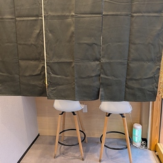 個室カウンター　周りが気にならないカウンターです