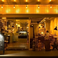 遊び心が散りばめられた非日常感を演出するお洒落な店内