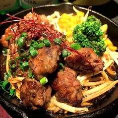 牛中落ちカルビ鉄板