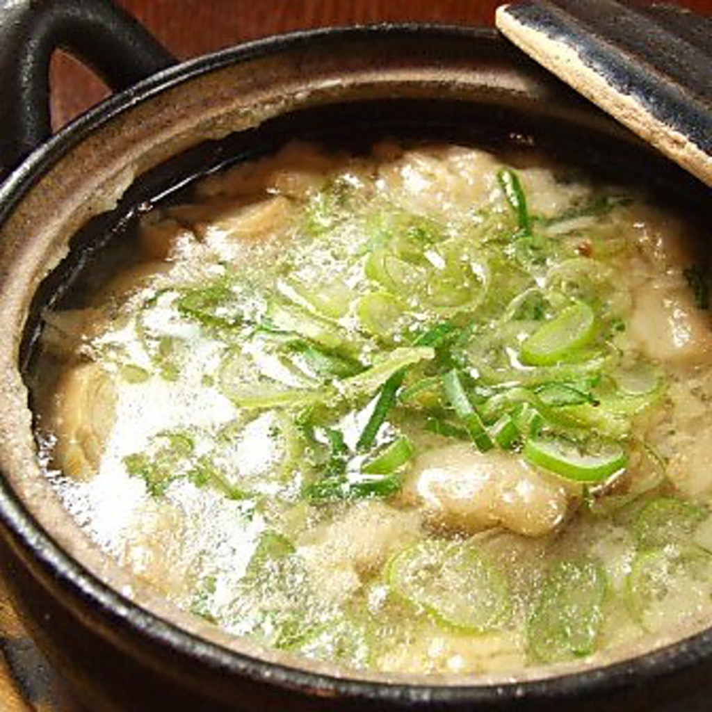 自慢の焼鳥・串焼きと共に、自慢の３大名物や創作料理の数々もぜひお試しください！