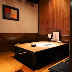 靴を脱いでゆったりとお寛ぎいただけます。