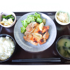 産直の魚貝と日本酒 焼酎 和バル 三茶まれのおすすめランチ1