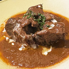 北海道サロマ黒牛の赤ワイン煮込み