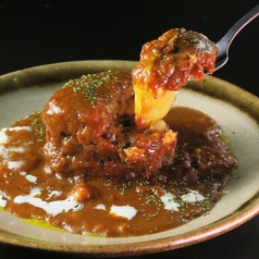 黒毛和牛の焼きおにぎりチーズカレー