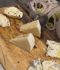 三種のチーズ盛合わせ