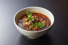 [76]四川風旨辛豚ホルモン麺