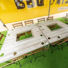 【1テーブル4名様】テントがあるので雨が降っても安心してBBQをお楽しみいただけます。機材や食材が揃っているので、ビアガーデン気分で手軽に楽しめます♪