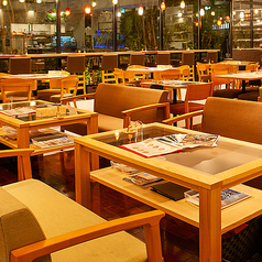 2名様～4名様用ソファ席を3席ご用意しております。