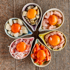 目玉商品は海鮮ユッケ！