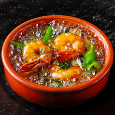 ソフトシェルシュリンプと万願寺とうがらしのアヒージョ