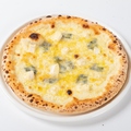 料理メニュー写真 4種のチーズピッツァ
